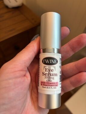 Twine Eye Serum 300mg CBD with Vitamin C & Niacinamide — Silver/White